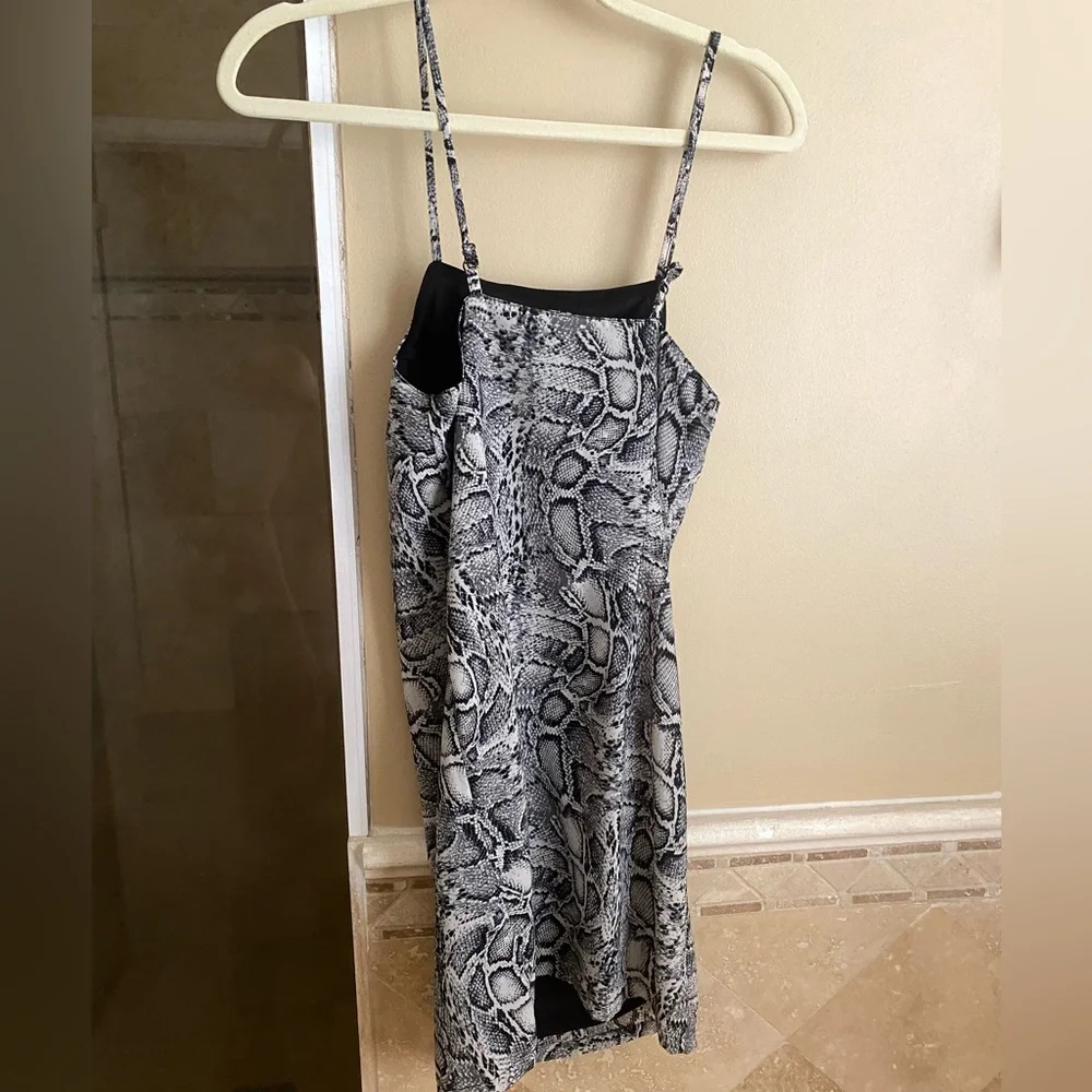 Snakeskin mini dress - Picture 3 of 4